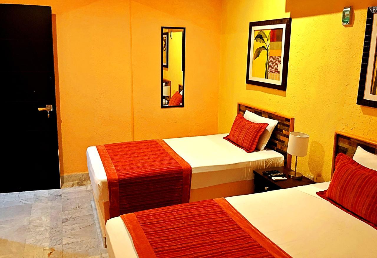 Hotel Versalles 2*