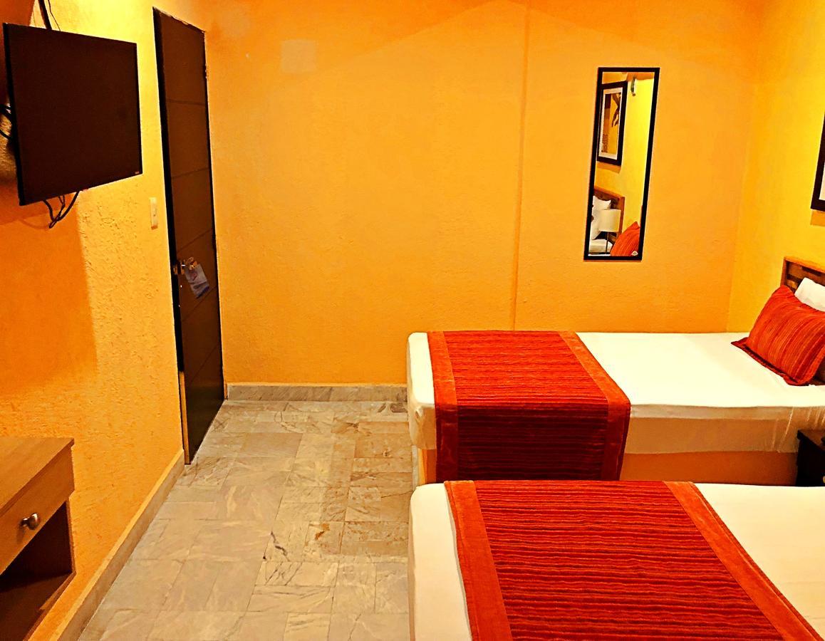 Versalles Hotel 2*
