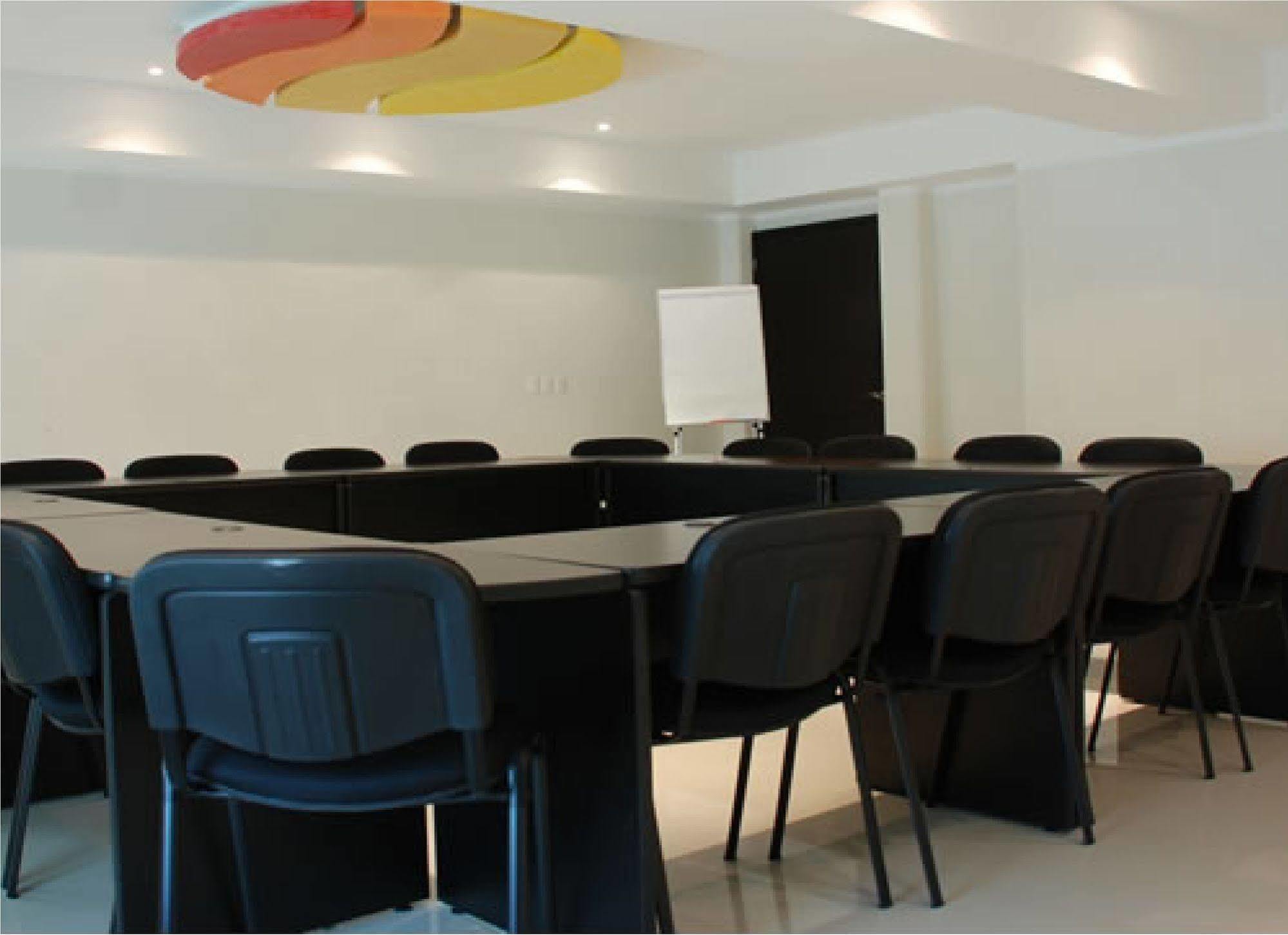 Comfort Aeropuerto Hotel 4*