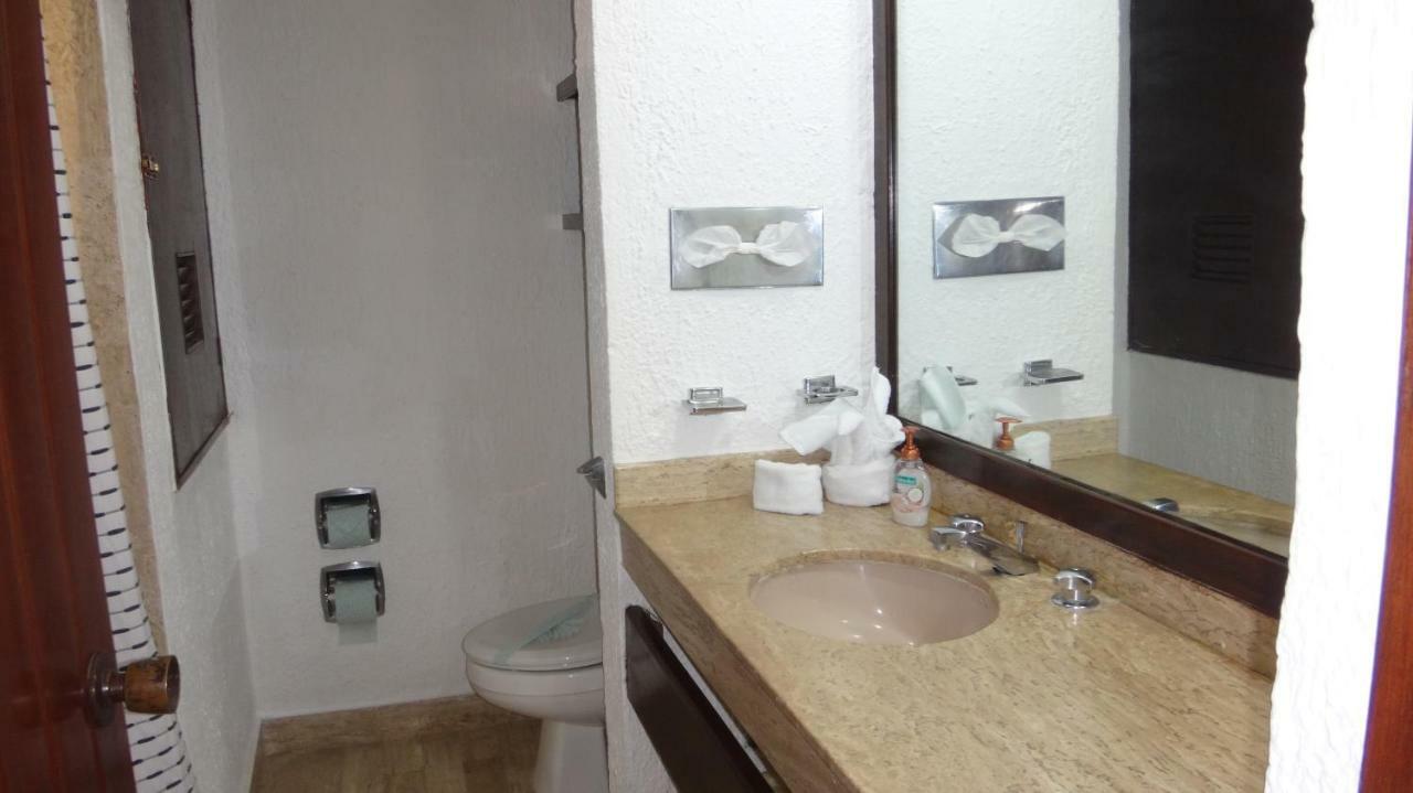 Apartamento Remodeled Studio In Beachfront Condominium *