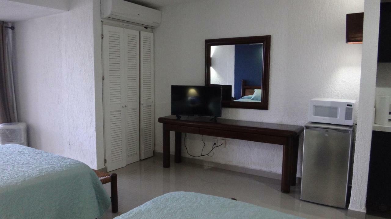 Remodeled Studio In Beachfront Condominium
