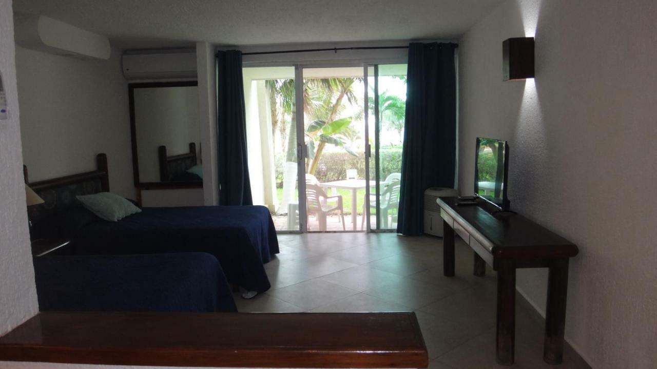 Apartamento Remodeled Studio In Beachfront Condominium *