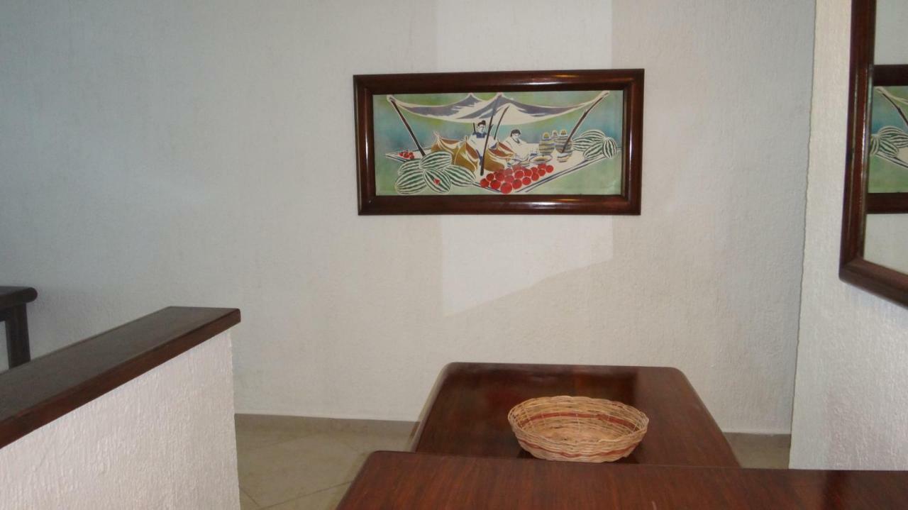 Remodeled Studio In Beachfront Condominium *