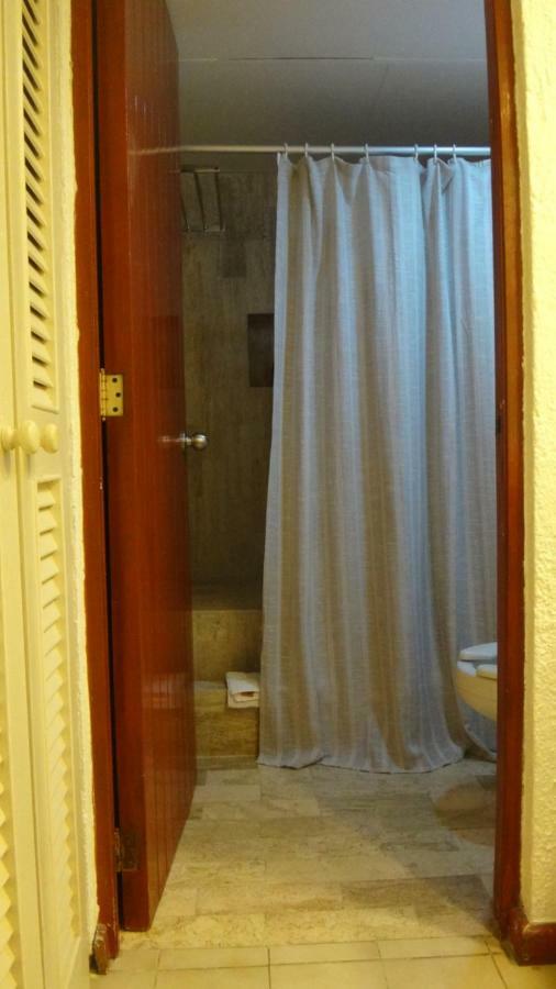 Apartamento Remodeled Studio In Beachfront Condominium