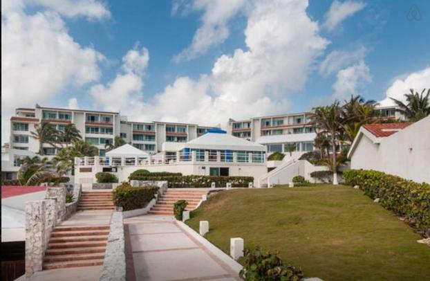 Apartamento Remodeled Studio In Beachfront Condominium Cancún